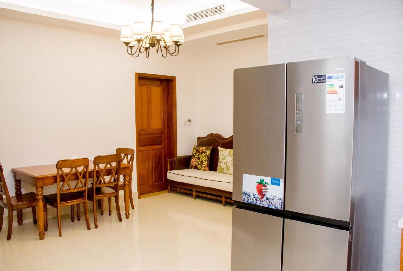 Lark Hotel Dar-es-Salaam Eksteriør bilde