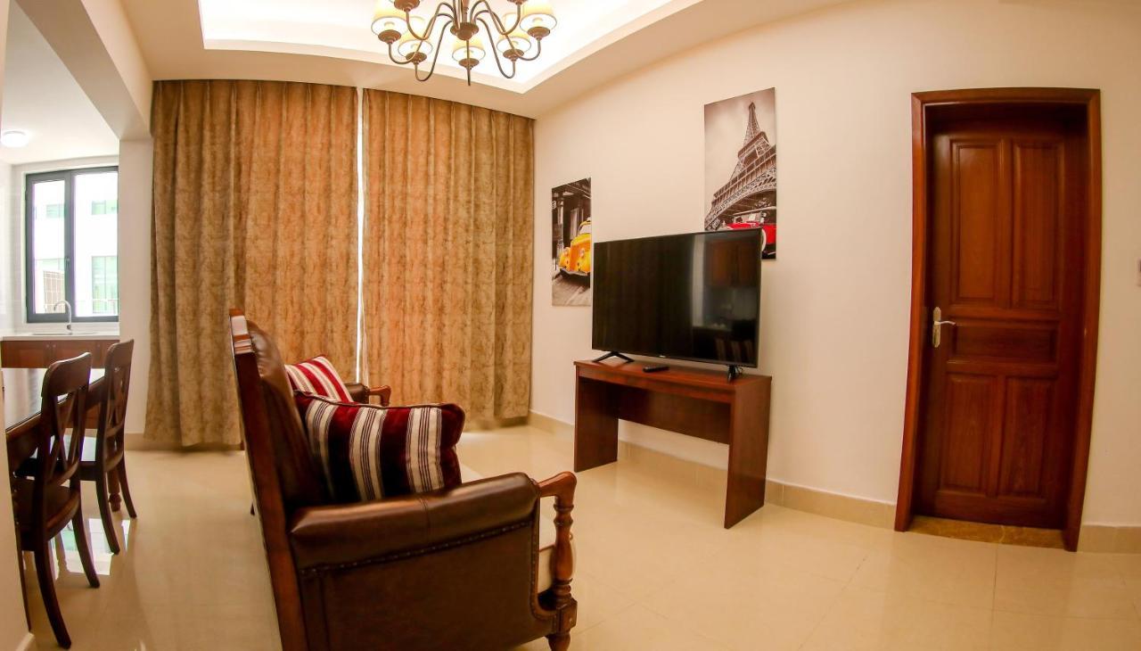 Lark Hotel Dar-es-Salaam Eksteriør bilde