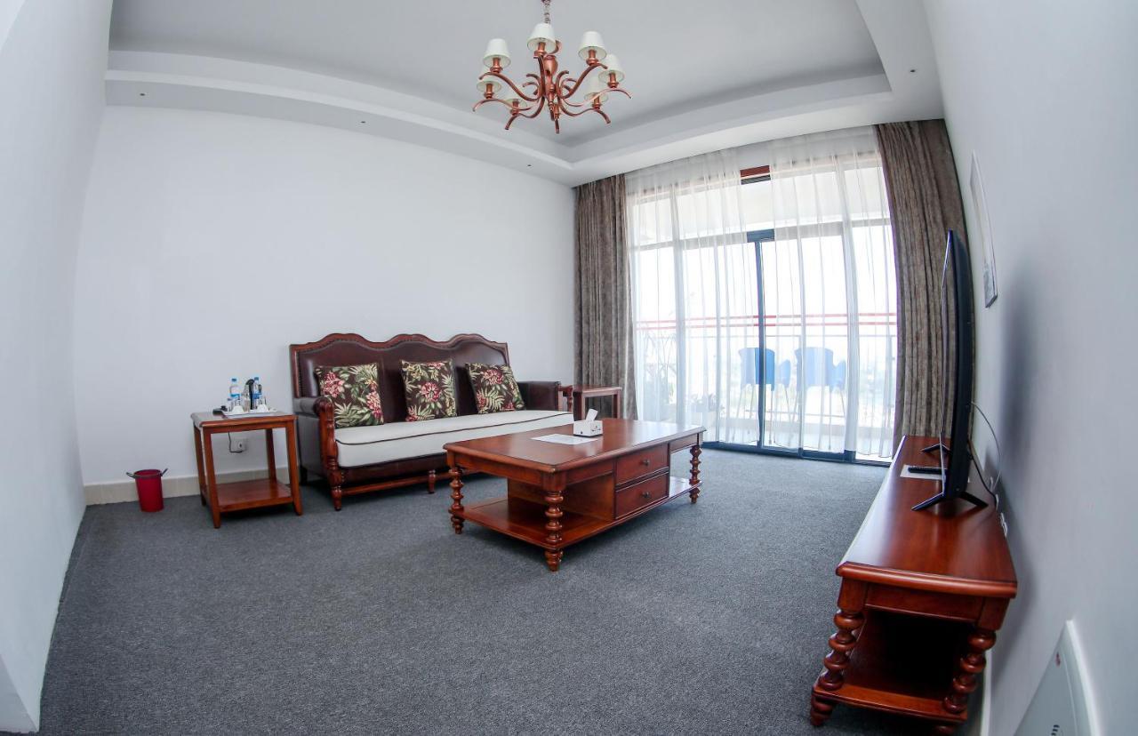 Lark Hotel Dar-es-Salaam Eksteriør bilde