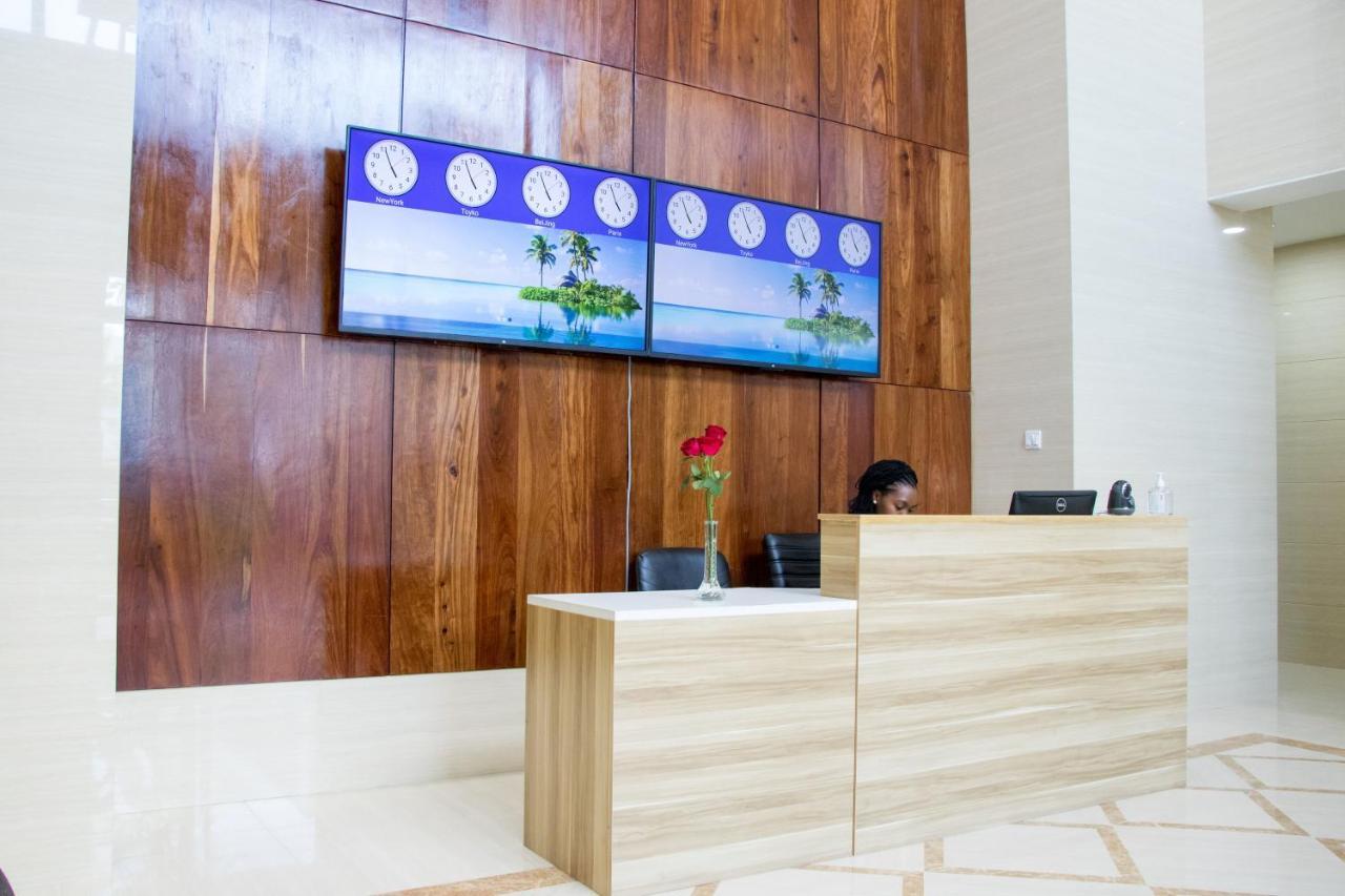 Lark Hotel Dar-es-Salaam Eksteriør bilde