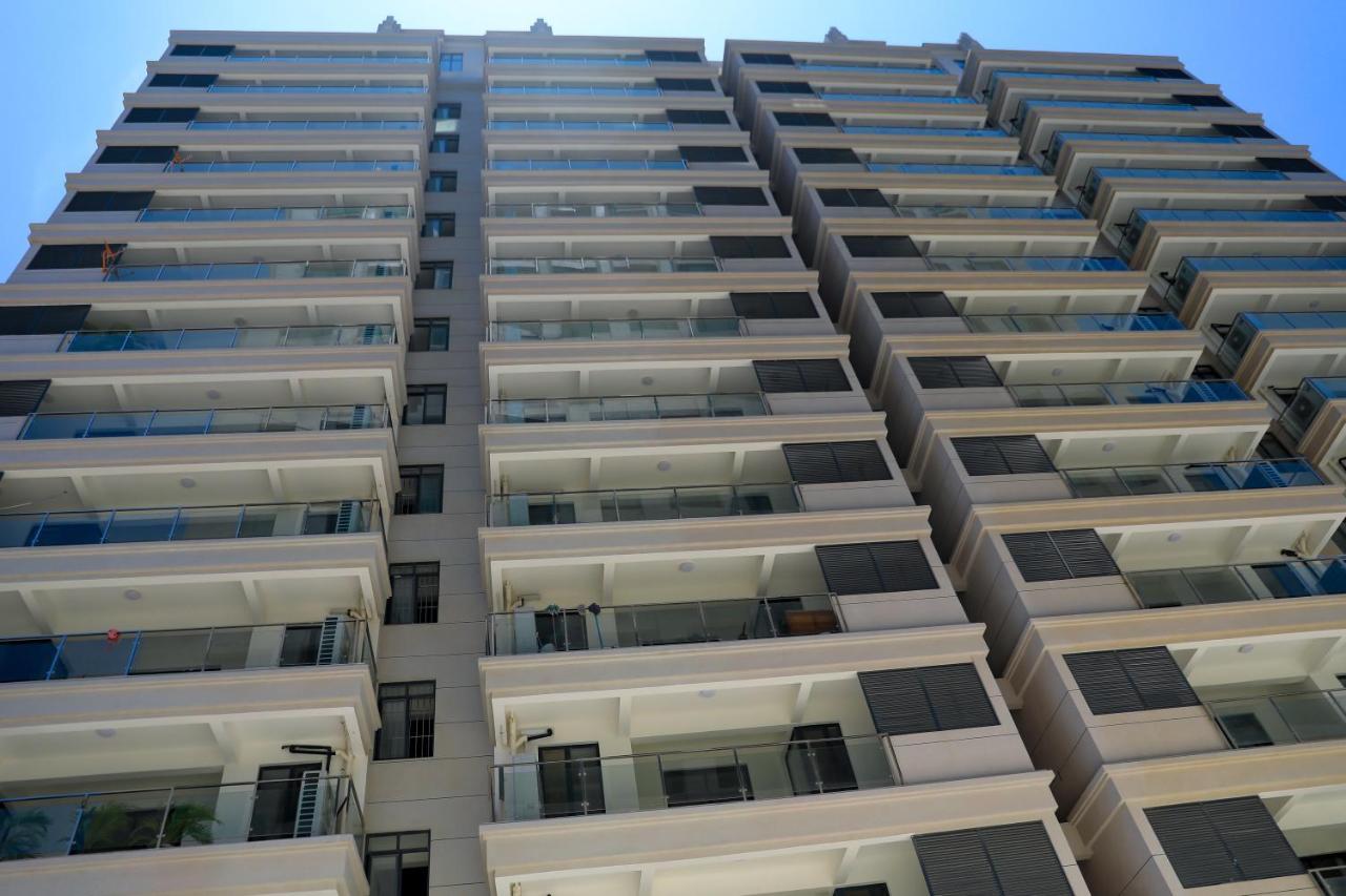 Lark Hotel Dar-es-Salaam Eksteriør bilde