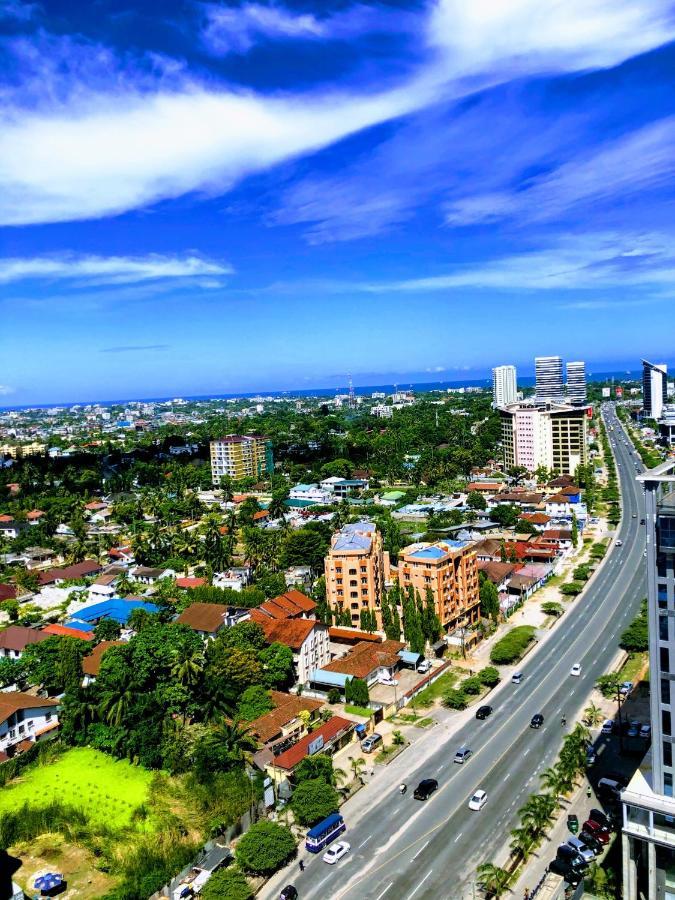 Lark Hotel Dar-es-Salaam Eksteriør bilde