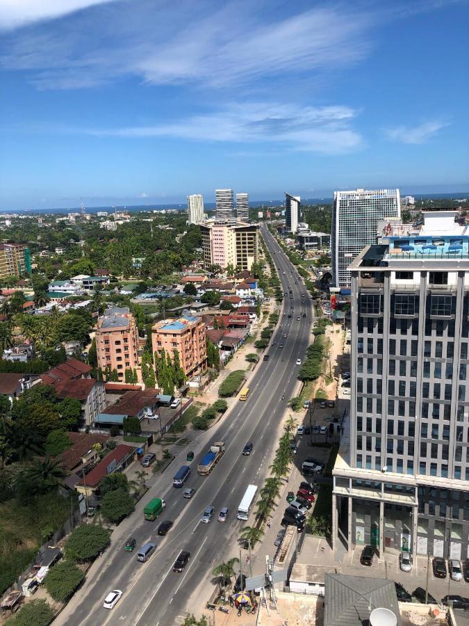 Lark Hotel Dar-es-Salaam Eksteriør bilde