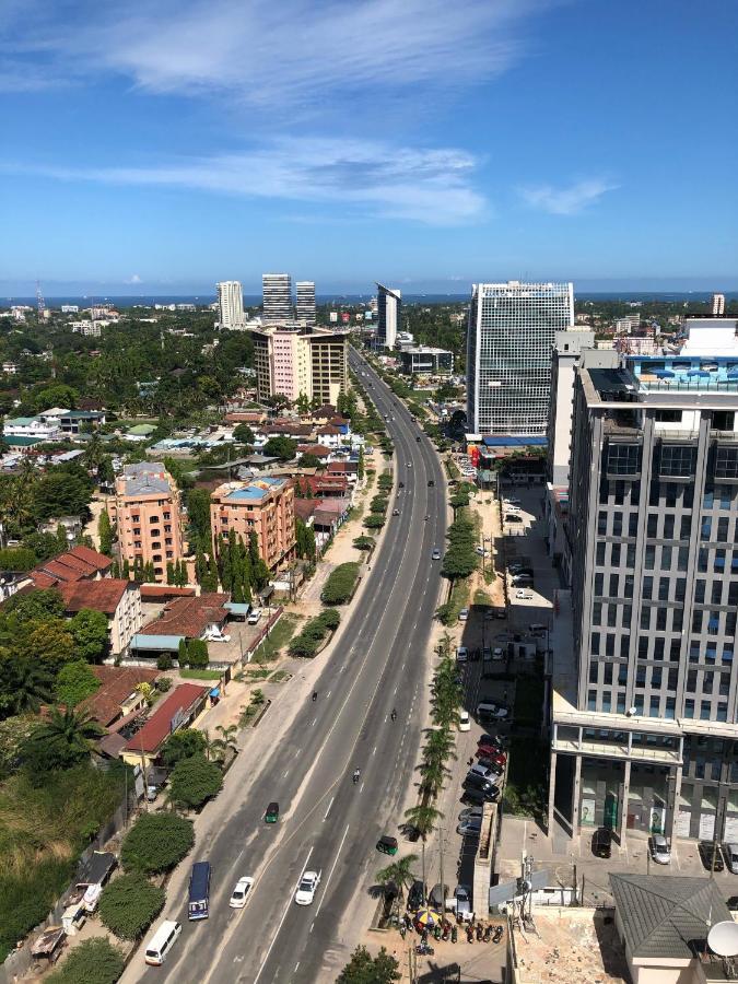 Lark Hotel Dar-es-Salaam Eksteriør bilde