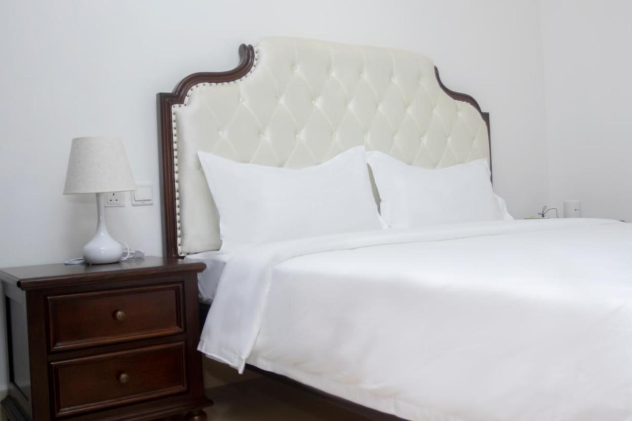 Lark Hotel Dar-es-Salaam Eksteriør bilde