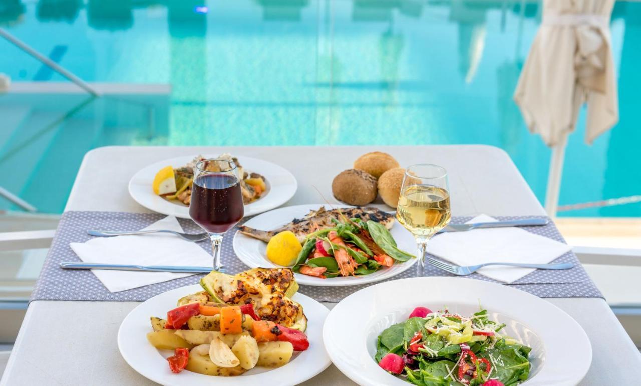 Lark Hotel Dar-es-Salaam Eksteriør bilde